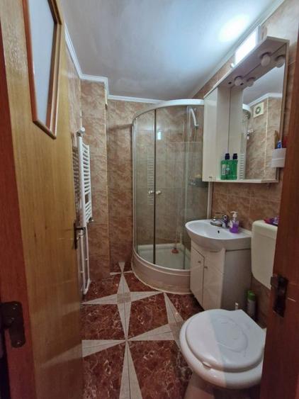 Apartament 4 camere-decomandat-centrala-zona Vitan