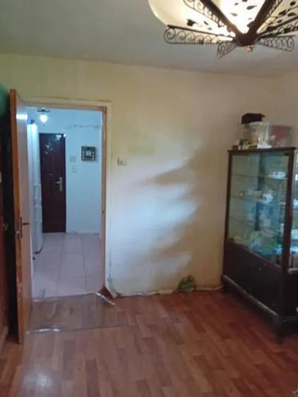 Apartament 3 camere  semidecomandat – Berceni