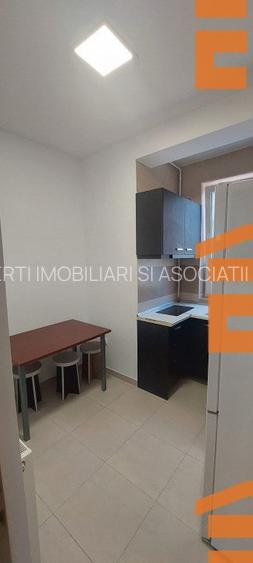Apartament 2 Camere de Vânzare în Compozitori | Decomandat | 55 mp - 18