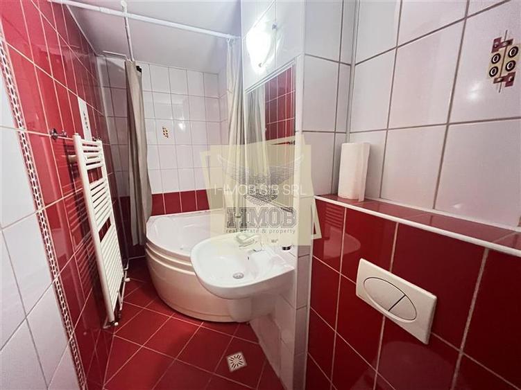 Apartament 3 camere 2 bai balcon si pivnita zona Terezian