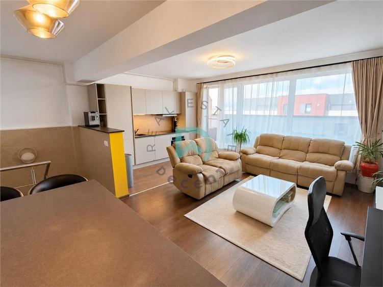 Apartament 3 camere Tractorul, 77 mp - Brasov
