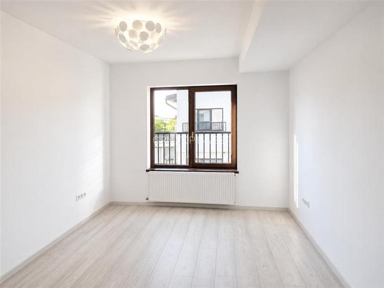 Casa moderna 4 camere 2 bai curte si parcare zona Triajului - 10