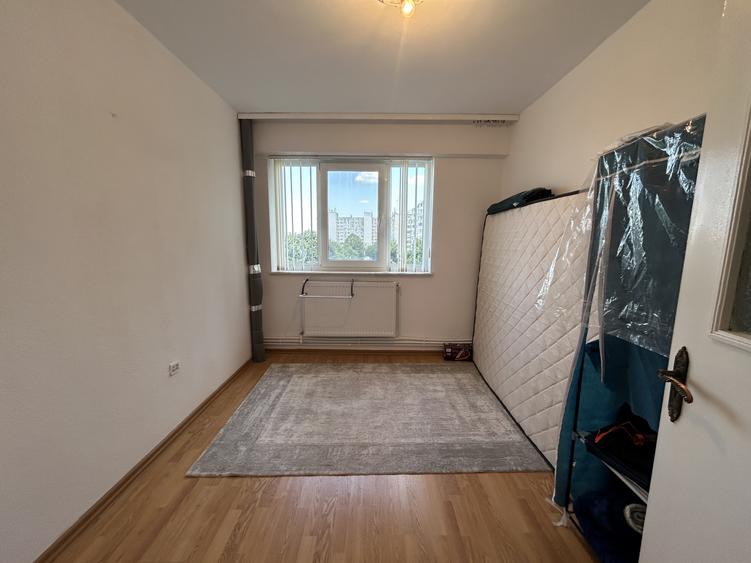 Apartament 3 camere decomandat, centrală gaz – zona Casa de Cultură
