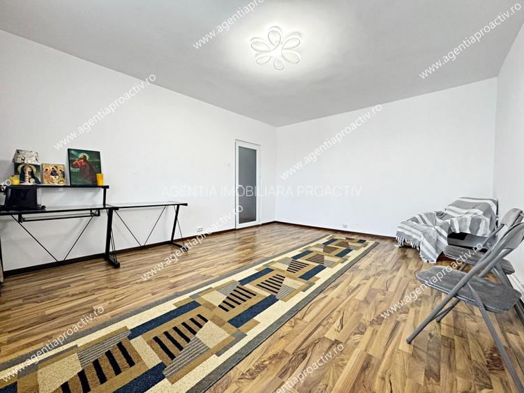 Apartament 3 camere, decomandat– Micro 20-77 mp - 2