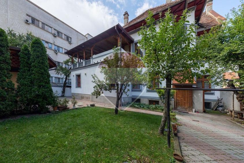 Resedinta istorica de inchiriat | 9 camere | Zona Istorica Brasov