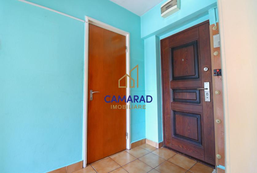 Apartament cu 3 camere de vânzare - Titan - Piata Minis