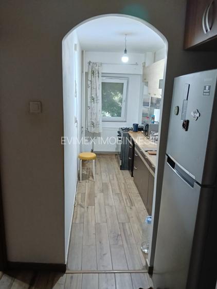 Vitan Mall , metroul Timpuri Noi, garsoniera etaj 2 din 8 - 2