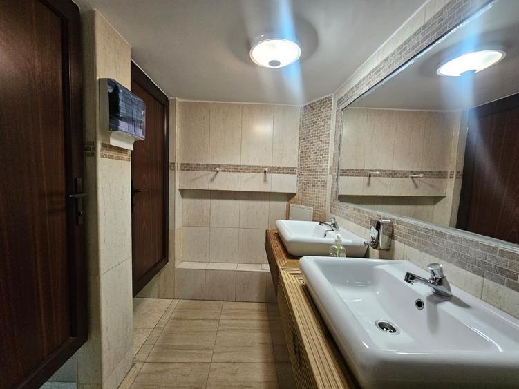 Pensiune cu lift ,restaurant ,20 locuri parcare - Delfinariu/Constanța