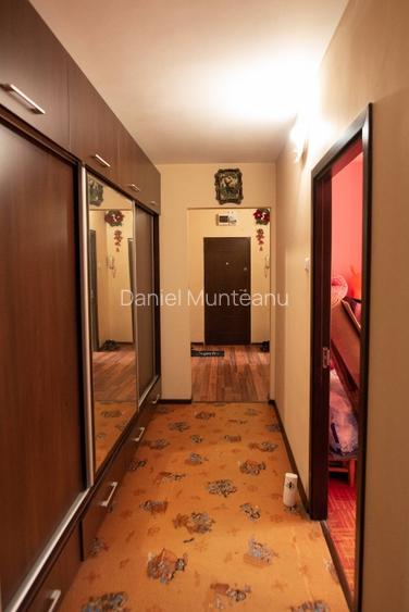 Vând apartament decomandat cu 3 camere în Podu Roș - 4