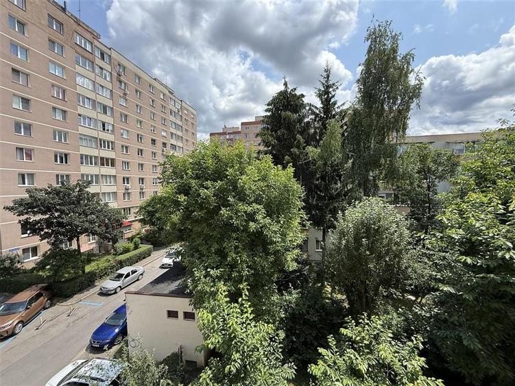 Apartament de vanzare 3 camere etaj 3/ 4, Astra, Brasov