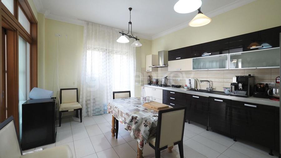 Vila luminoasa cu 8 camere | 593mp teren | langa Scoala Americana