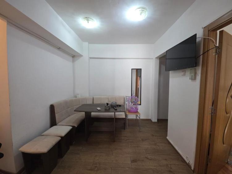 Inchirieri Apartamente 3 camere CARTIERE MILITARI