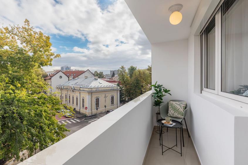 Studio dublu | Nicolae Iorga | Piața Romană |