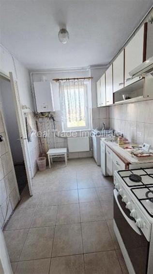 Apartament  3 camere etaj intermediar zona Astra - 6