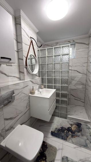 Apartament complet renovat, 57 mp, 2 camere, etaj 4 – zona Micro 15