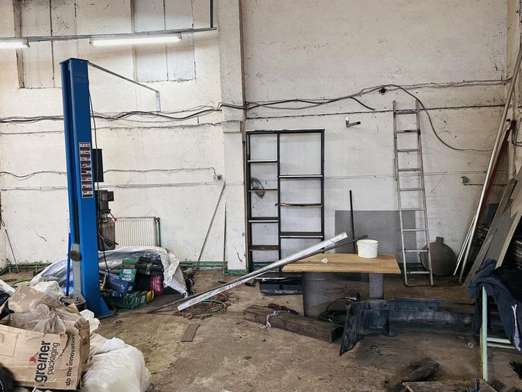 Hala industriala în Bragadiru, 600 mp , 1380 mp curte
