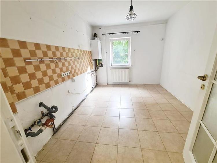 Apartament 3 camere, 2 bai, Astra- Carpatilor