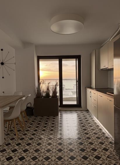 Vedere la mare in complex cu piscina si parcare privata