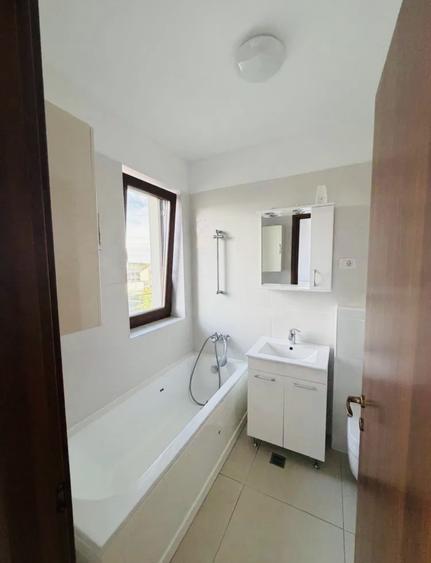 4 CAMERE | SISESTI | STRAULESTI | PARCARE | 110 MP |