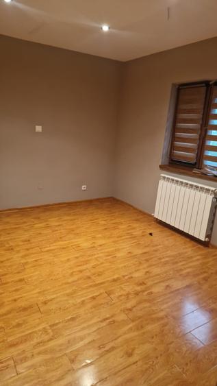 Apartament la parter cu iesire in curte proprietate