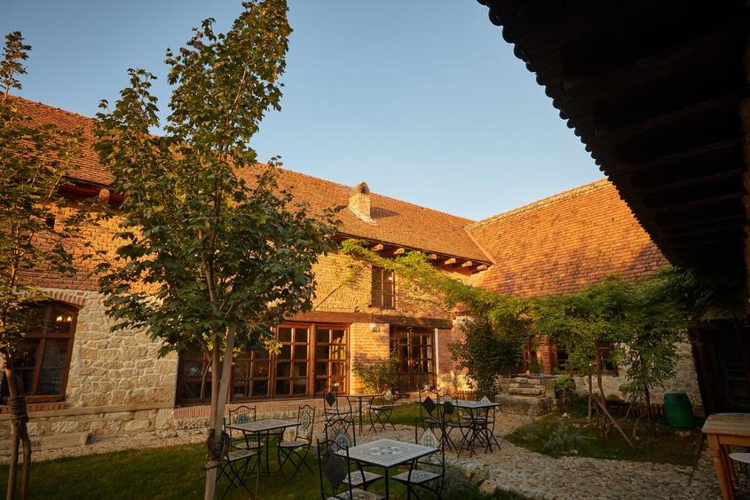 CASA THEA | INVESTIȚIE ÎN TURISM, GASTRONOMIE ȘI EXPERIENȚE | SOCOLARI