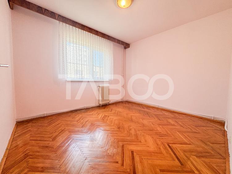 Apartament 3 camere cu balcon la etaj intermediar in Manastur zona Big