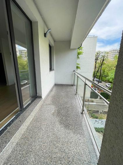 Vanzare garsoniera,etaj 2 in bloc Boutique Zona Mega Mall-Direct Dezvoltator