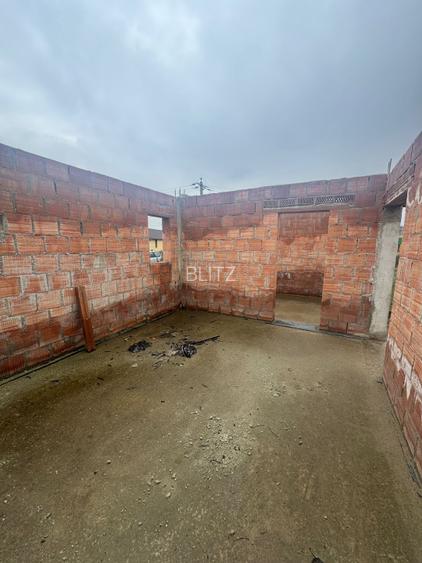 Casă la roșu în Tăuții Măgherăuș, teren 800 mp, acces triplu - 15