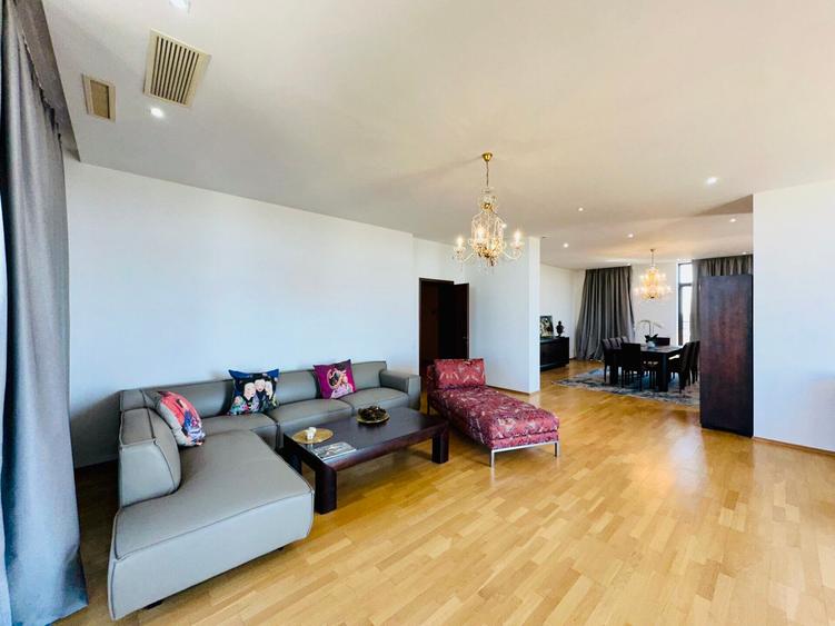 Aleea Privighetorilor- Penthouse 833 mp utili mobilat complet 3600 Euro + TVA