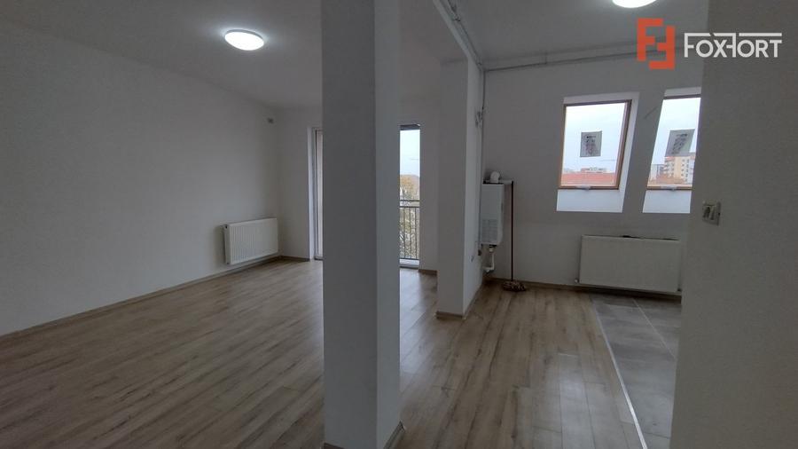 Apartament 3 camere la mansarda - 75mp utili, Zona Aradului