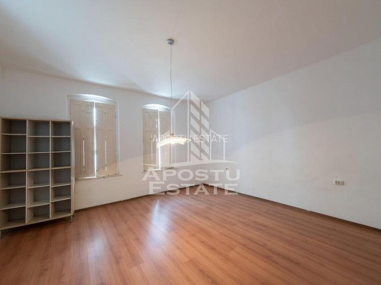 Casa de vanzare in Sandra, 5755 mp, teren, acoperis nou - 2