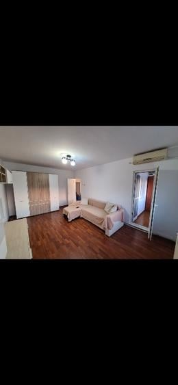 Apart 2 camere, decomandat, mobilat, utilat,zona centrala, etaj 3