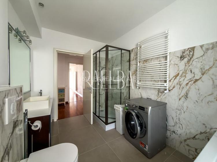 Etaj Integral | 377 mp | 8 Camere | Vila Lac 3 | Parc Bordei - 15