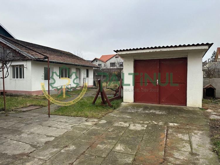 Casă individuală de închiriat în Sibiu – singur în curte, teren 900 mp, garaj