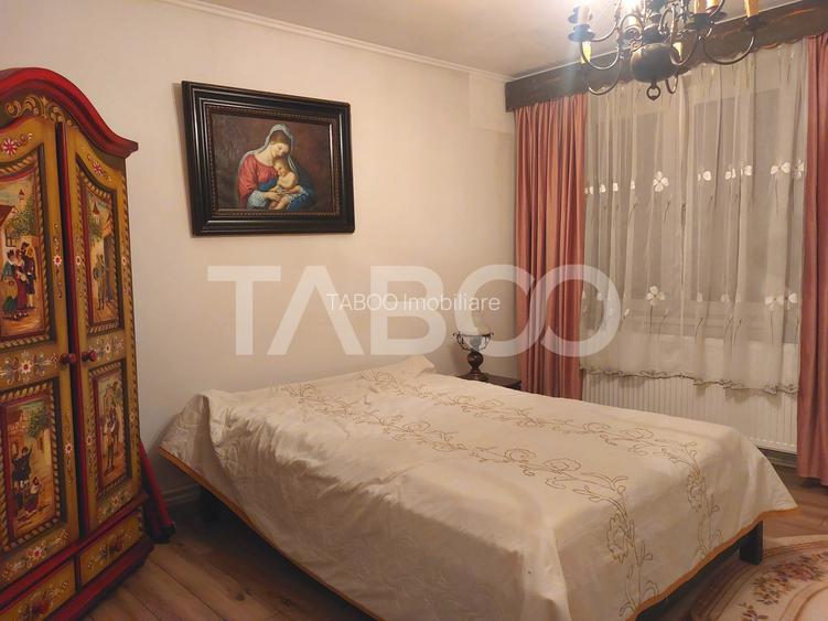 Casa 45 mp 1 dormitor bucatarie baie hol loc parcare in curte Sadu - 6