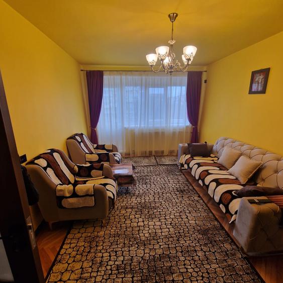 Nord,se vinde apartament semidecomandat ,doua camere ,pret 65000 euro negociabil