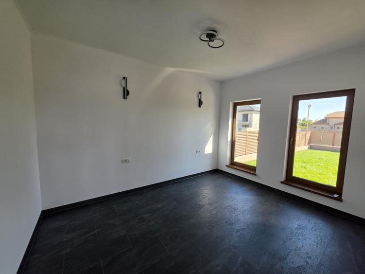 Exclusivitate! Casa cocheta la sol, 3 camere, finisaje premium, partea dreapta!