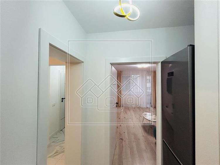 Ap cu 2 camere, mobilat modern, balcon inchis, Zona Rahovei