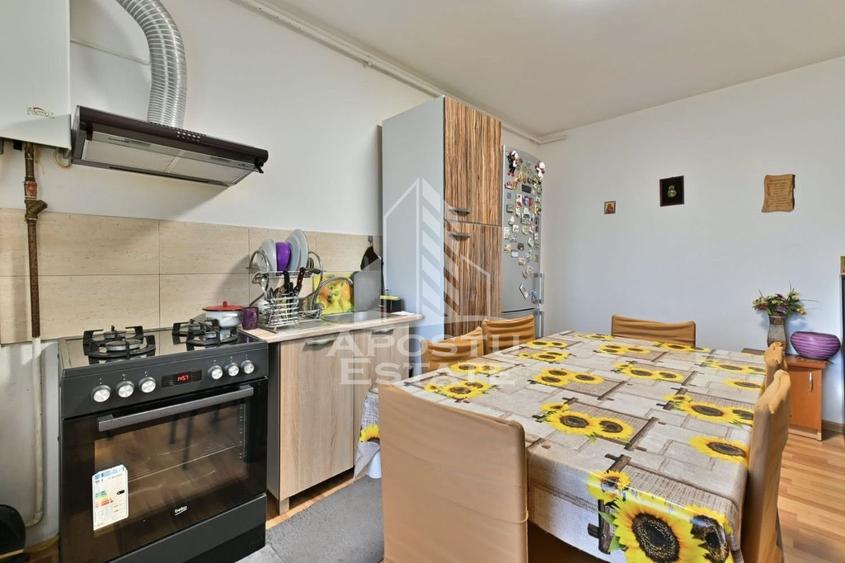 Apartament cu 3 camere de vanzare, centrala, zona Girocului, Timisoara