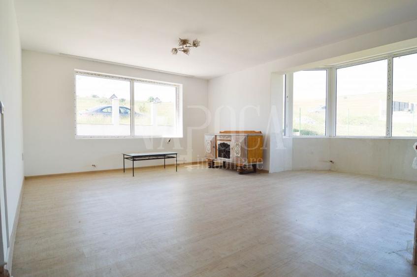 Casa 5 camere de vanzare in Campenesti