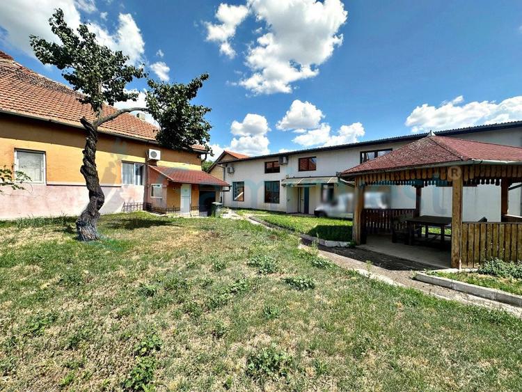 Doua cladiri individuale de vanzare si teren, 5 minute de Centrul Civc, Oradea