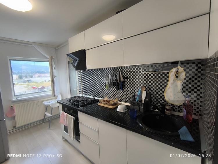 Apartament 2 camere, 2 parcari, curte+foisor - 10
