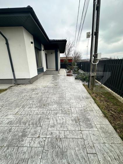 Casă individuală de vânzare, 89 mp utili, 327 mp teren, zona Lunca Cetățuii