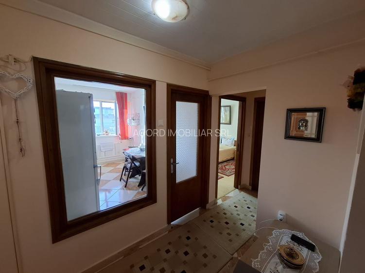 Apartament 3 camere zona Tomis Nord vedere panoramică - 10