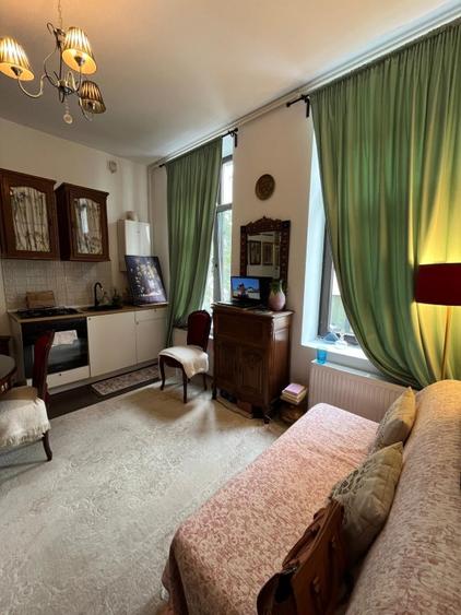 Proprietar Inchiriez Apartament 3 camere, partial mobilat, vila, Cismigiu