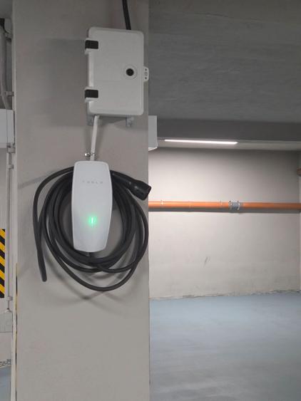 Spatiu subsol 227mp cu parcari subterane si boxe