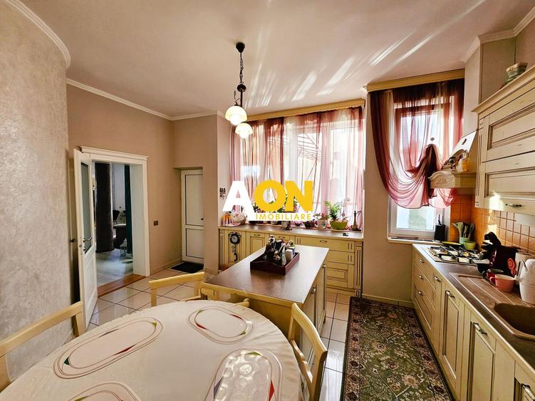 Casă de lux D+P+1, Cetate Alba Iulia, 616 mp, teren 937 mp, 2 garaje