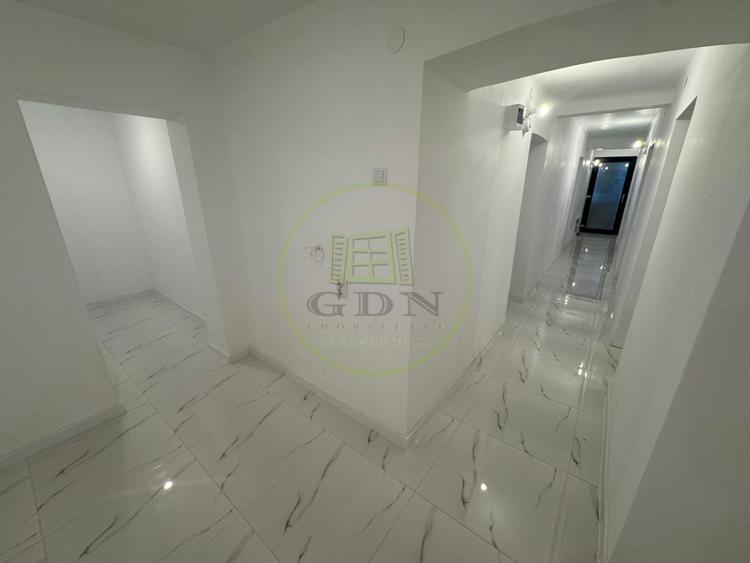 Apartament 3 camere, decomandat, 110.55 mp, Centru, zona Catedrala Sf. Dumitru