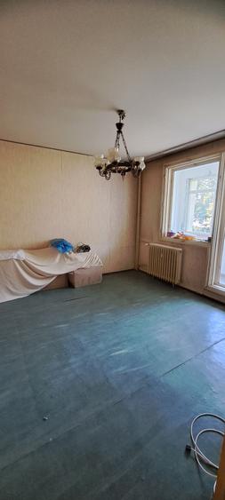 4 camere decomandat 2/4 metrou 1 Decembrie