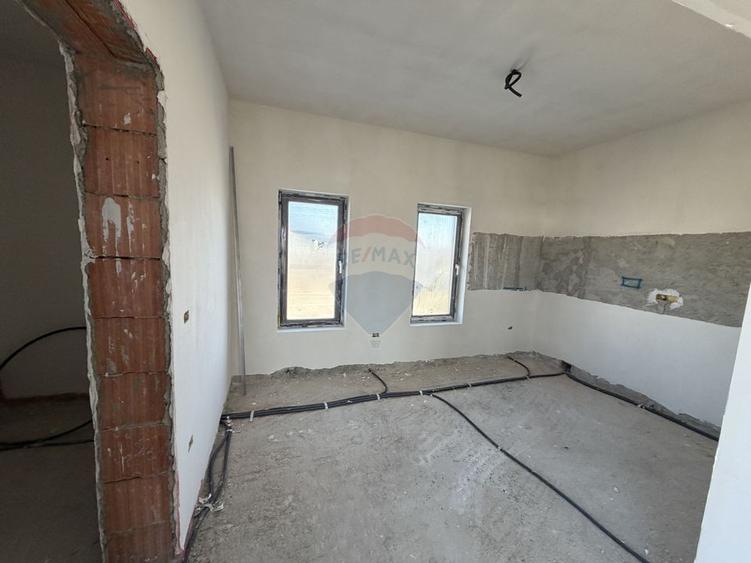 Casă cu 4 camere Campineanca